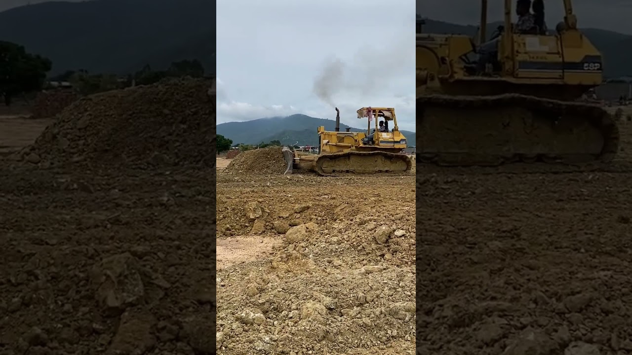 Bulldozer on the Move 🚜💨