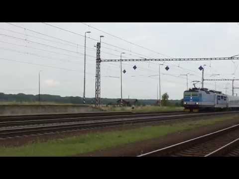 162.053-3 a 151.008-0 na vlaku Ex 145 Landek - Praha - Bohumín - Žilina