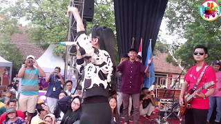 Download lagu WELAS HANG RENG KENE - SYAHIBA SAUFA (LIVE SMAN 1 PESANGGARAN - BY Smanggar Studios) mp3