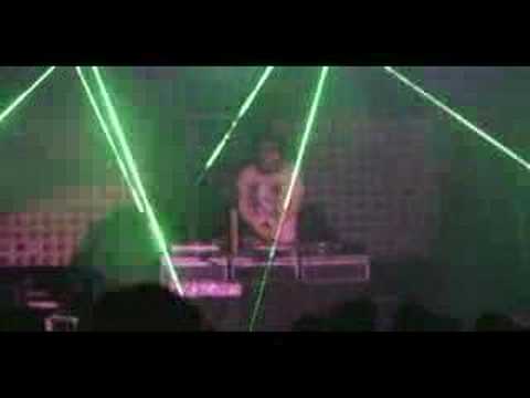 dj bok Kanye West] Stronger