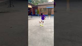 Daniel joga fácil