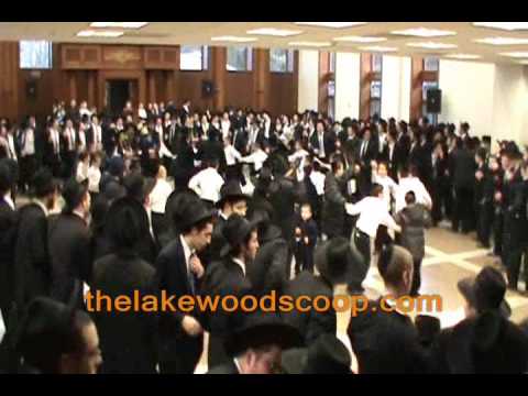 Hachnosas Sefer Torah To Yeshivah Toras Chaim