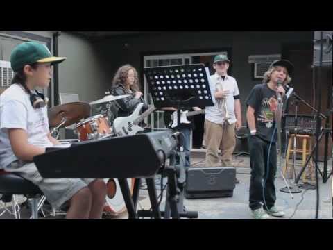 Zinger playing Kids by MGMT live 7/13/2012 at Atlas Studios