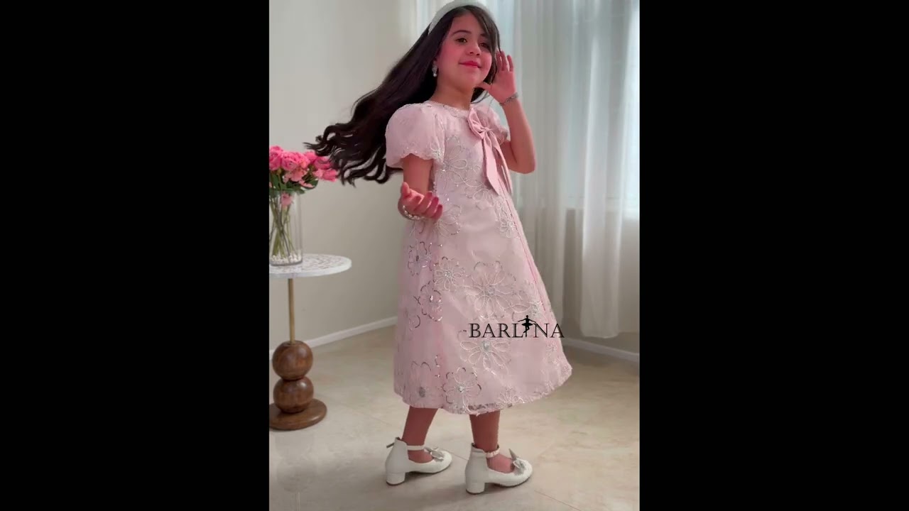فستان بناتي وردي بتطريزات زهور مع فيونكة - 12 سنة