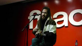 Carlos Sadness explica sus canciones