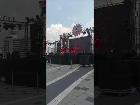 สาวญี่ปุ่น ซ้อมเต้น ก่อนการแสดง 9 ไอคอนสยาม 230922