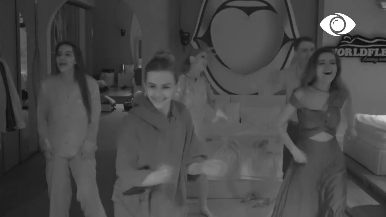 Ndizet Atmosfera/ Banorët kërcejnë sipër krevateve