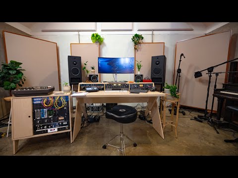 This Studio Desk Setup is Clean