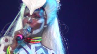 Grace Jones live at North Sea Jazz 2017 , &quot;Pull up to the bumper&quot;