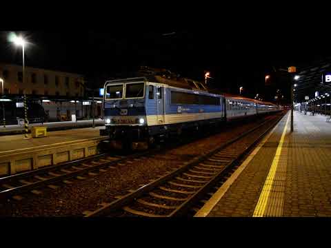 ČD 362 169-5 with 🇩🇪 🇦🇹 Nightjet 457 departs from st. Bohumin 11.11.2021