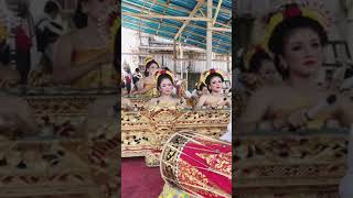 Download lagu Sekaa Gong Putri Cantik-cantik terbaru #taksubali  #shorts #gong #bali #tiktokviral #gadisbali mp3