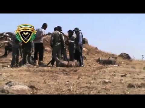 تجهيز مدفع هاون من قبل كتائب مجاهدي ابن تيمية لضرب مقرات النظام في الشيخ سعيد في محافظة حلب