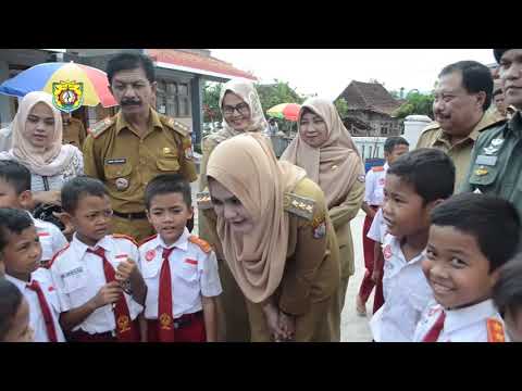 Kunjungan Bupati Kendal ke SD 3 Kedungsuren Kecamatan Kaliwungu Selatan.