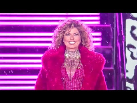 Shania Twain's Had A Very Canadian Entrance To Grey Cup Halftime Show