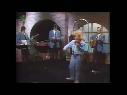 Julie Carpenter "I Don't Love Nobody" 3-23-90