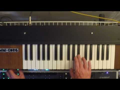 Korg  MiniKORG 700 37-Key Analog Synthesizer 1973 - 1974 - Wood imagen 12