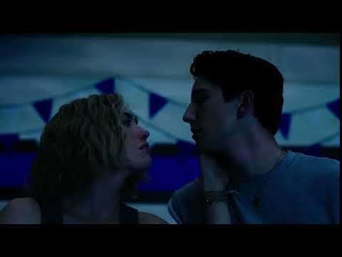 Wally and Maddie kiss at the pool!