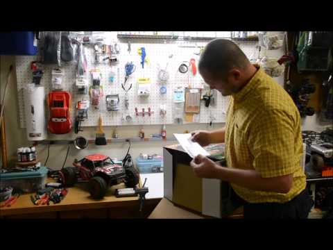 Axial Yet XL Unboxing 1/3 Helios RC