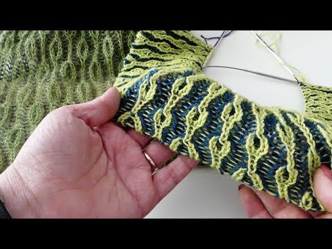 Knitting pattern drops in two-tone brioche/patent