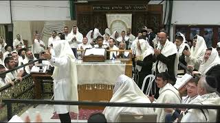 הרב ראובן אלבז - מוצאי כיפור תשפו - מרגש!!! (מוסדות אור החיים) - התמונה מוצגת ישירות מתוך אתר האינטרנט יוטיוב. זכויות היוצרים בתמונה שייכות ליוצרה. קישור קרדיט למקור התוכן נמצא בתוך דף הסרטון הרב ראובן אלבז - מוצאי כיפור תשפו - מרגש!!! (מוסדות אור החיים) - התמונה מוצגת ישירות מתוך אתר האינטרנט יוטיוב. זכויות היוצרים בתמונה שייכות ליוצרה. קישור קרדיט למקור התוכן נמצא בתוך דף הסרטון