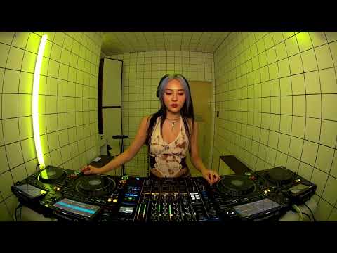 Icey Planet | HÖR - May 2 / 2025