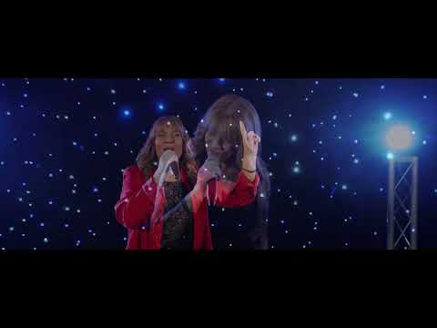 Sandy Smith -  Professional Singer & Entertainer