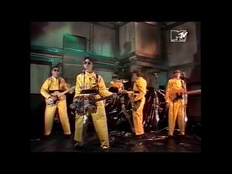 DEVO on SNL in 1979 covering The rolling Stones' "I Can't Get No Satisfaction
