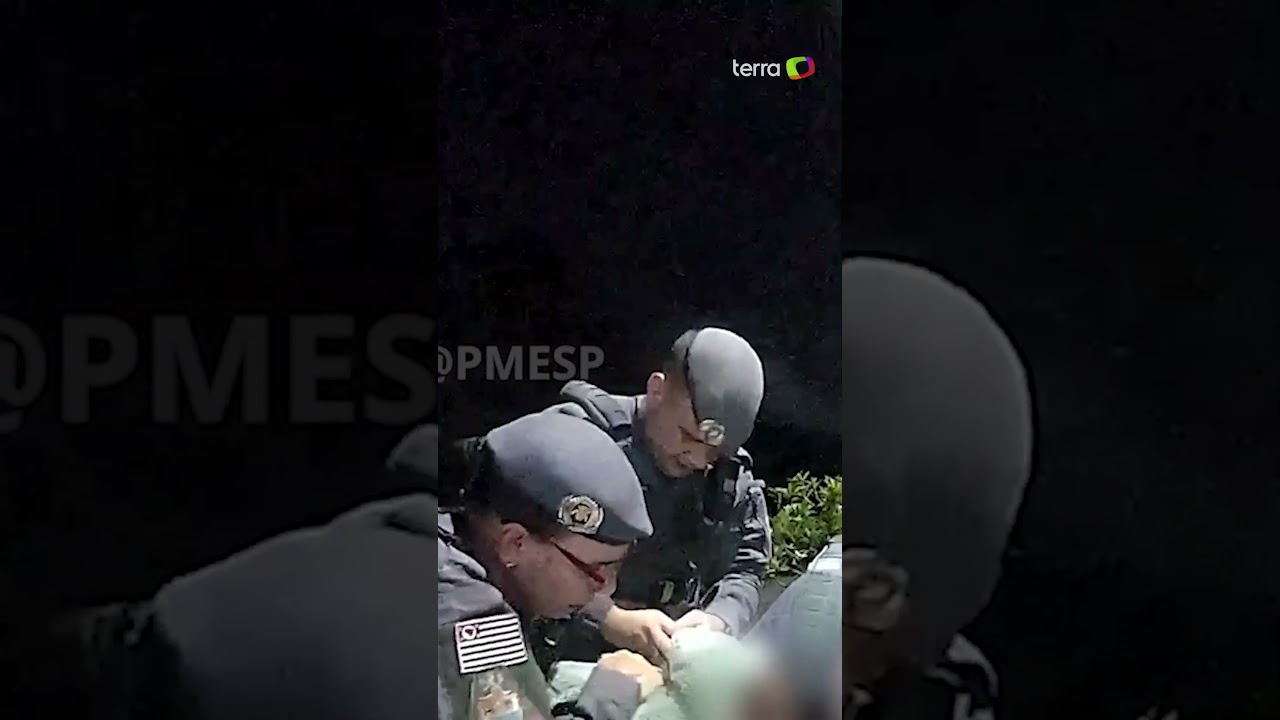 Body camera footage captures moment police officers manage to save choking newborn in São Paulo #...
