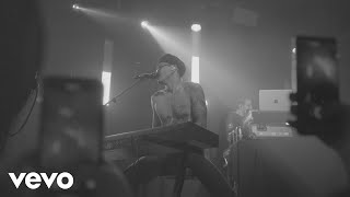 Lirik Lagu Retrograde - New West: Cause When You're With Me, I'm Where I Need to be