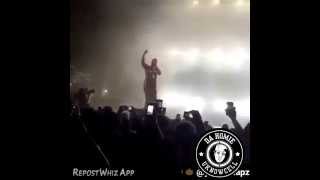 Drake Performs Unreleased Meek Mill diss track "3-Peat"