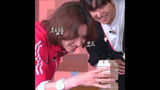 Download lagu Only Hee Chul can pull this act without offense.🤣🍒 Funny😂 mp3