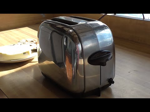 1939 ToastMaster 1B9 - The Perfect Vintage Toaster