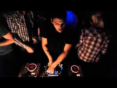 Facundo Mohrr 02-08-2013 @ Schualle Room