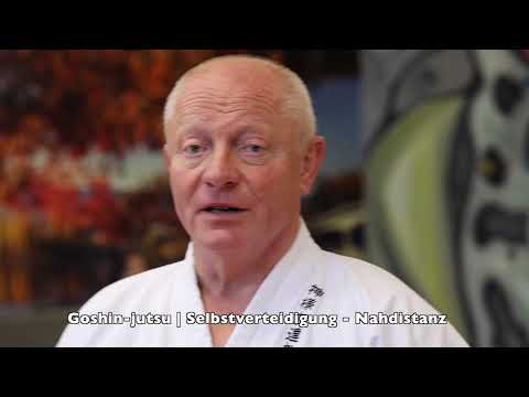 3. Angriff: Einhändiges Revers fassen mit Faustschlag