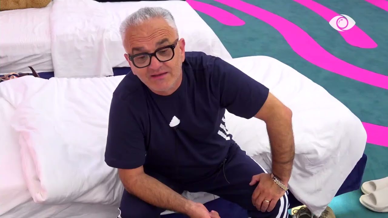 Ti je mashtrues/ Artani i drejtohet Rogertit: Nuk ke lënë asgjë…