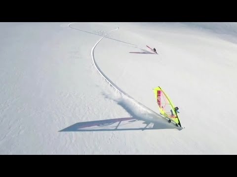 雪の上でウィンドサーフィンをしたいと思ったことはありますか？ (Ever fancy windsurfing on snow?)