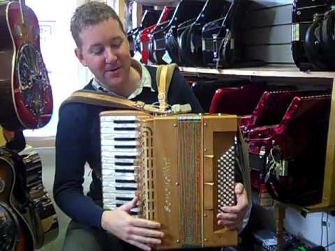 Mark Plays The Wooden Serenellini 72 Bass Accordion @Hobgoblin Music Birmingham