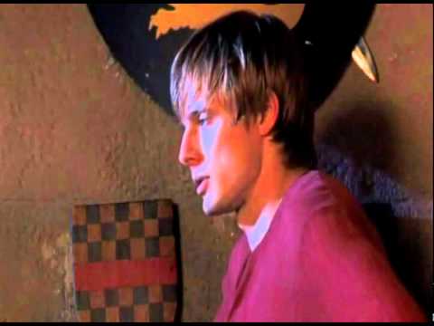 Merlin-La botte secrete II-parodie Kaamelott.avi