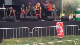 Twisted Sister Tribute Band - Don&#39;t let me down