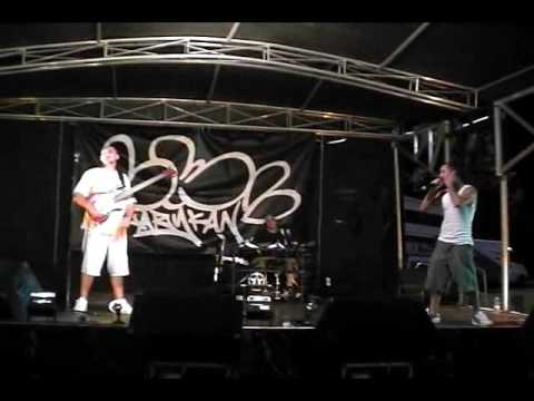 LaryKan Bring The Rain (Live)