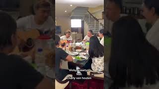 Download lagu Charly Vanhoutens feat Vicky Prasetyo||Tetap Setia-Akustik mp3