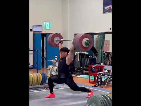 Chen Po Jen (110) 237 kg clean and jerk