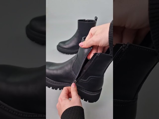 Чоботи жіночі шкіряні байка хутро 592641 Чорний Челсі жіночі шкіряні хутро 590783 Чорні