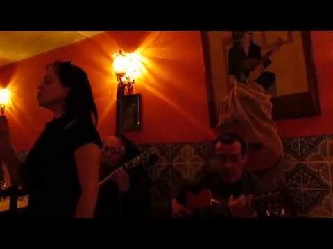 RUTE SANTOS FADO, ACTUOU NO RESTAURANTE RAMPINHA, , NA RUA DE Sta CATARINA NO PORTO
