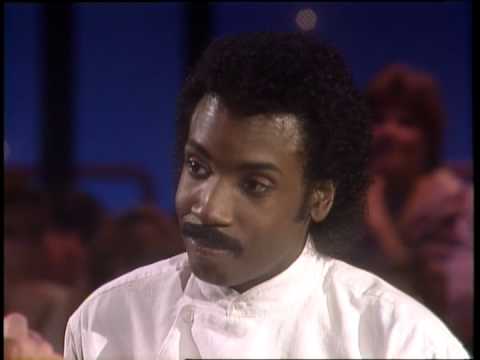 Dick Clark Interviews Bobby Nunn - American Bandstand 1982