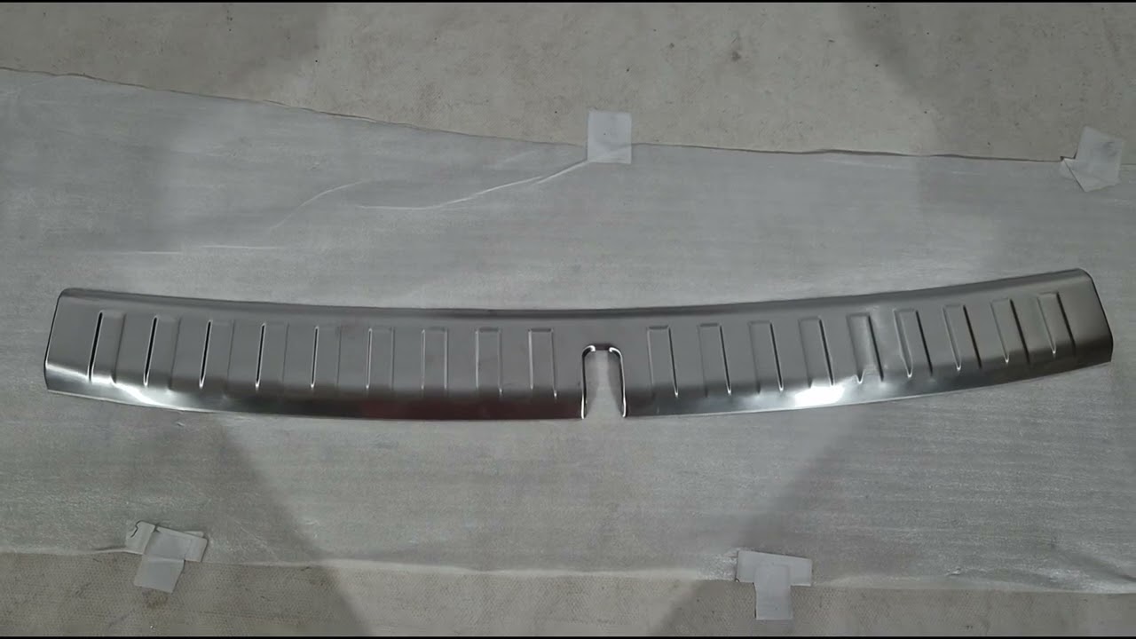 Накладка на задний порог Carmos (2024+, нержавейка, матовая) Video 1