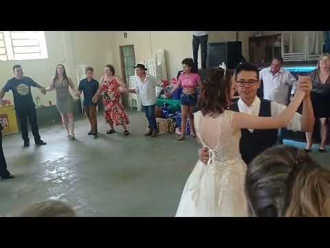 valsa dos noivos recém casados parabéns João Aline