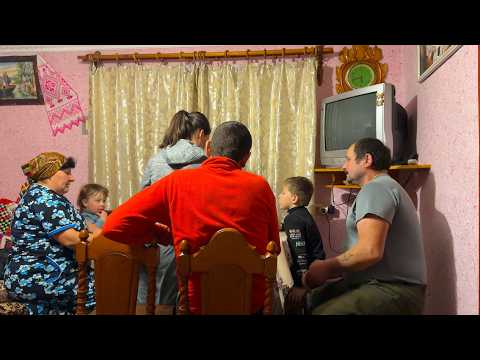 Rural Family Life 🌾 Three Generations Working & Playing Together in the Carpathians 🏔️❤️