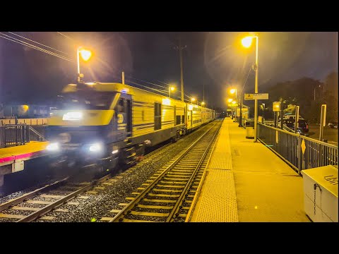 LIRR #8712 Passes Islip With A Dual Mode