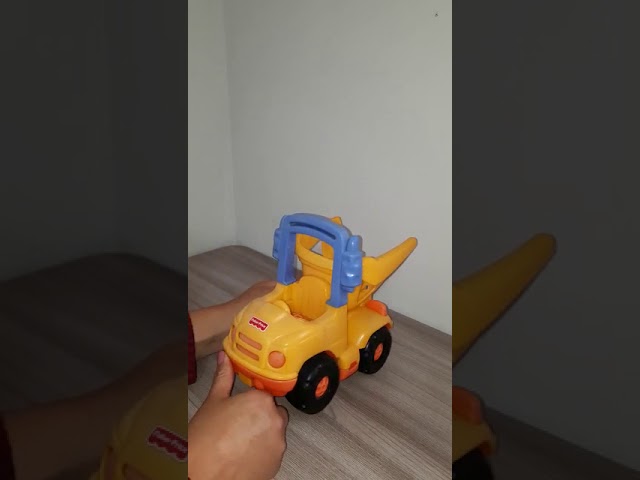 Vídeo relacionado con Fisher-Price Ríe y aprende Tractor 4 en 1 Correpasillos transformable con Actividades, Luces y Sonidos, bebés +6 Meses (Mattel HRB83)